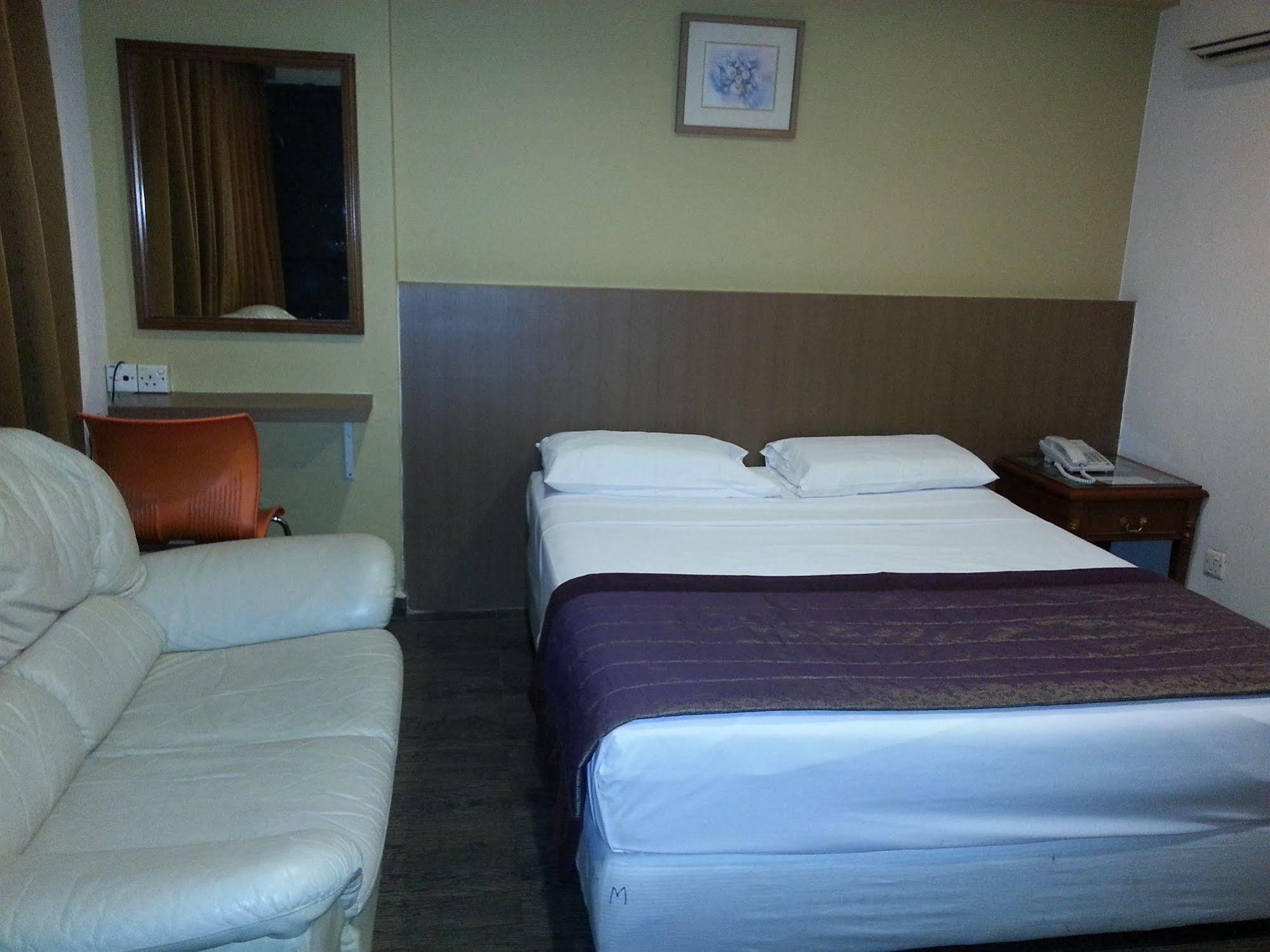 Oyo 106 Beach Hotel 싱가포르 외부 사진
